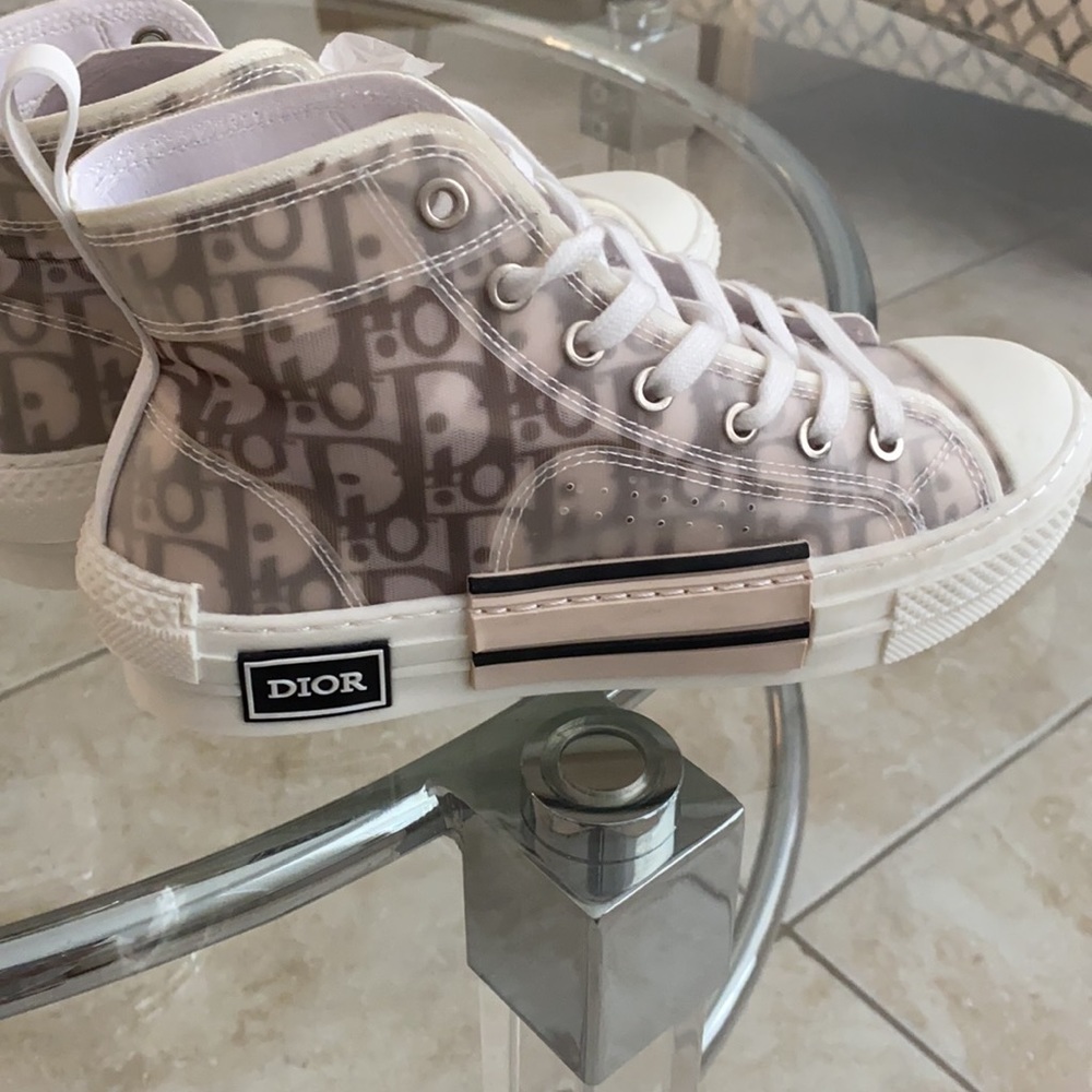 Beautiful shoes size 7